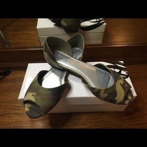 Nine West Penelope Camo Flats